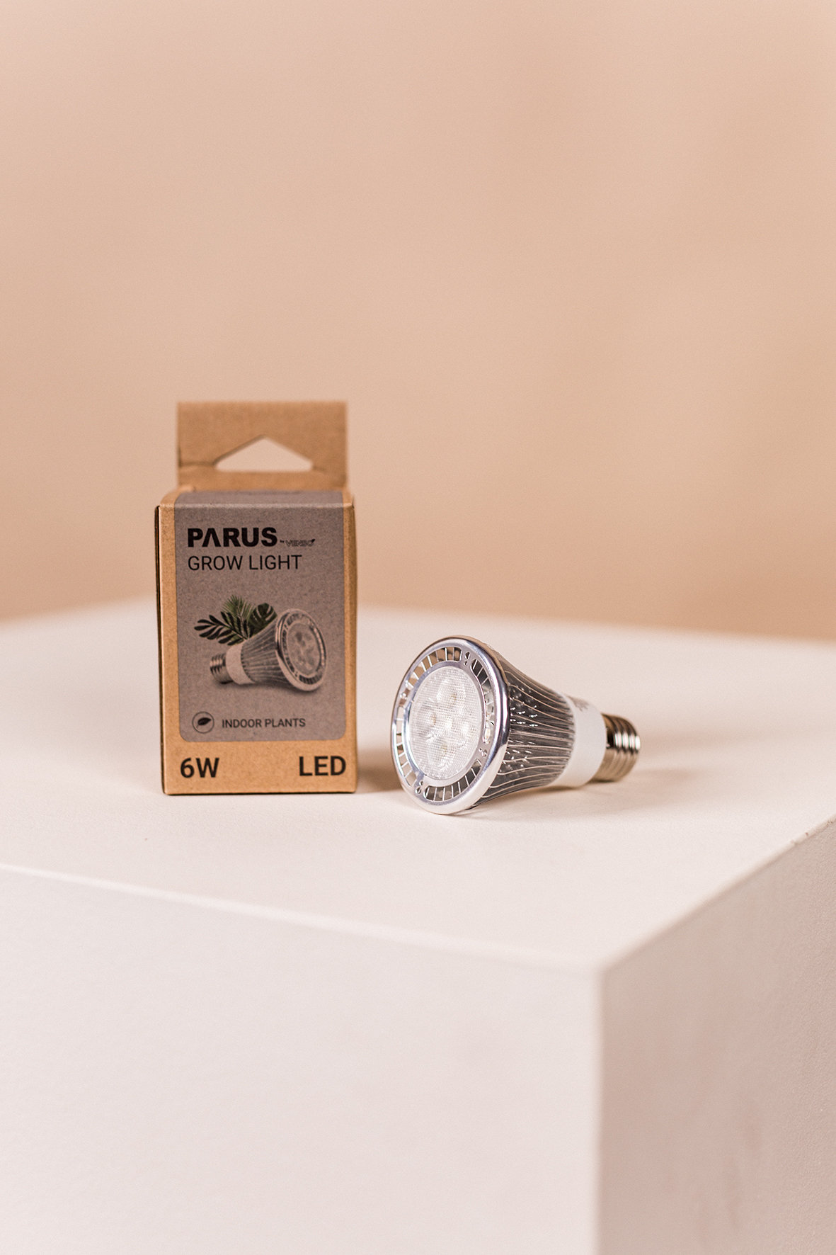 Parus LED plant lamp